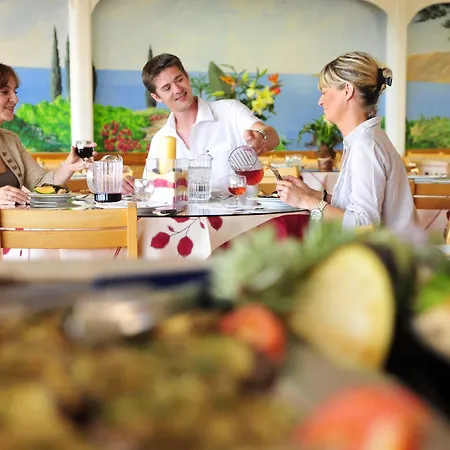 Village Le Kangourou By Popinns Parque de vacaciones 2*