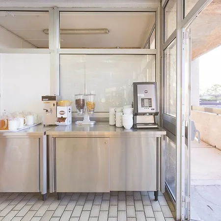 Kompleks wypoczynkowy Village Le Kangourou By Popinns 2*